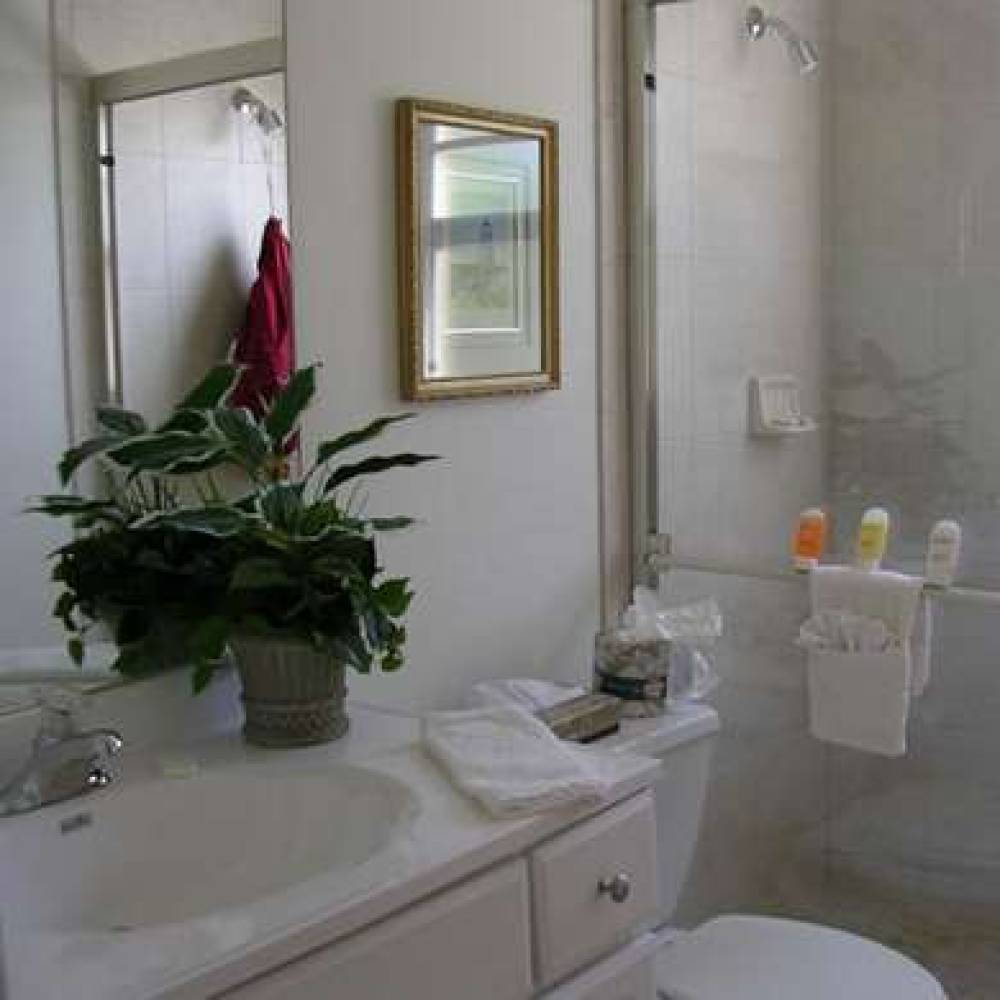 BAREFOOT BEACH RESORT 6
