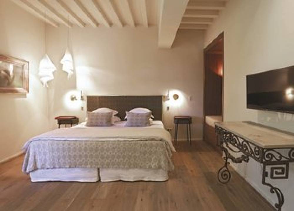 Baumaniere Hotel Et Spa 2