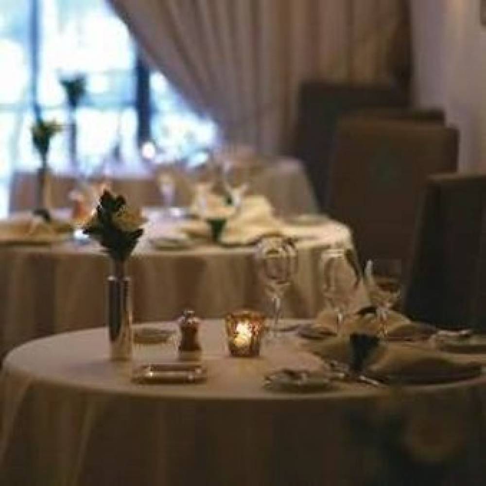 Baumaniere Hotel Et Spa 9