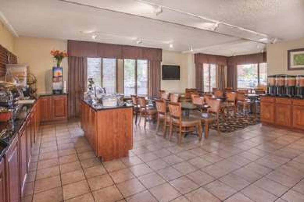 BAYMONT BY WYNDHAM CANTON/HALL OF F 7