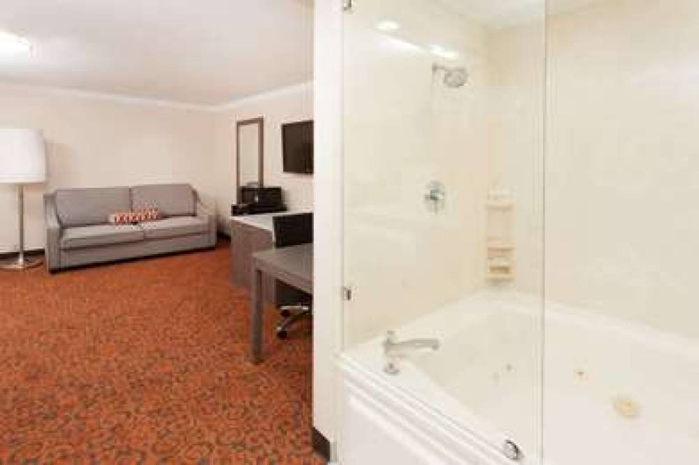 Baymont By Wyndham, Chicago/Alsip 4