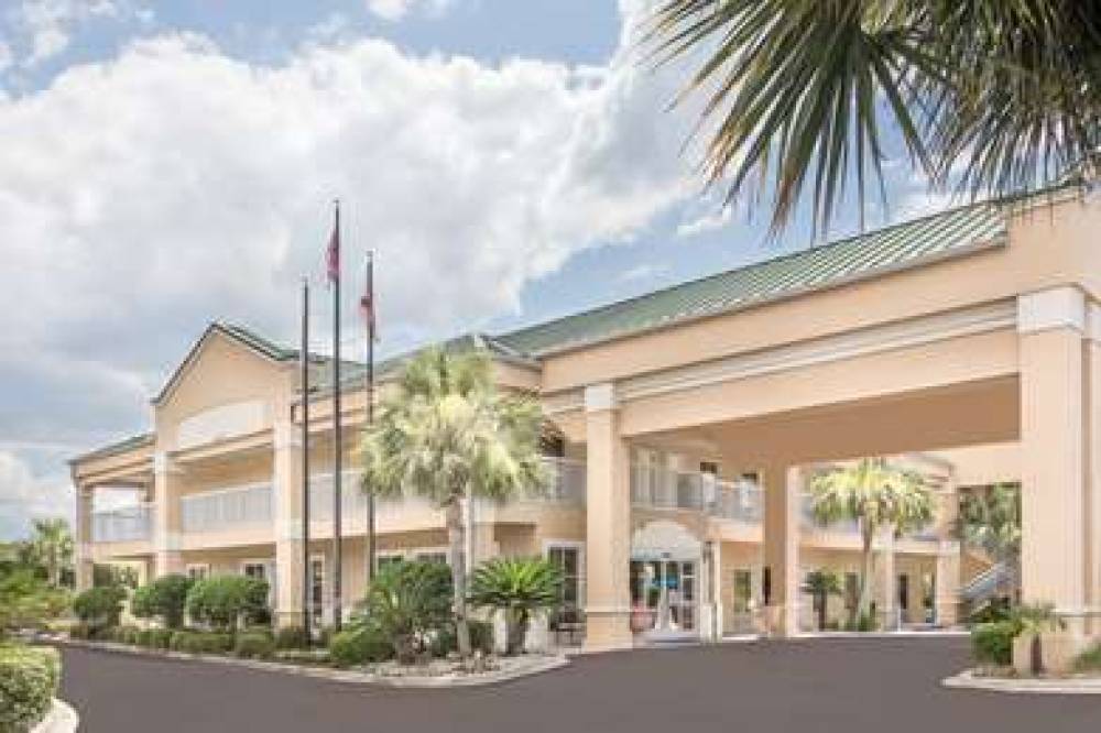 Baymont By Wyndham, Crestview
