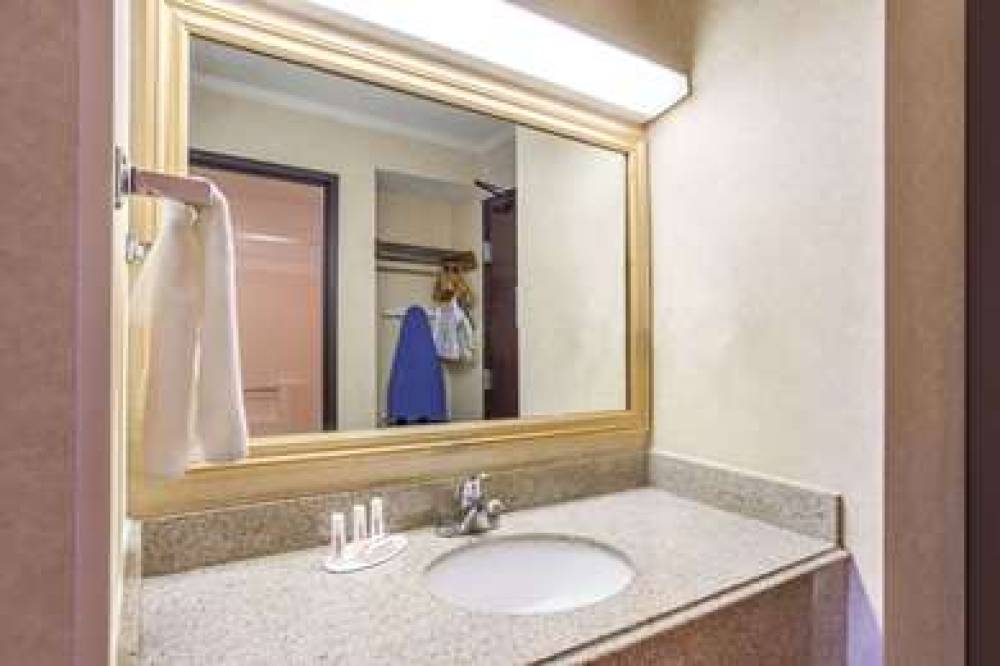 Baymont By Wyndham Detroit/Roseville 7