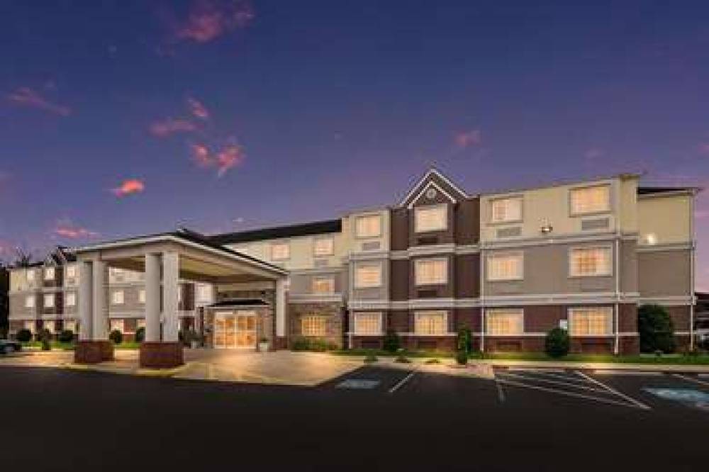 BAYMONT BY WYNDHAM ELIZABETH CITY 2