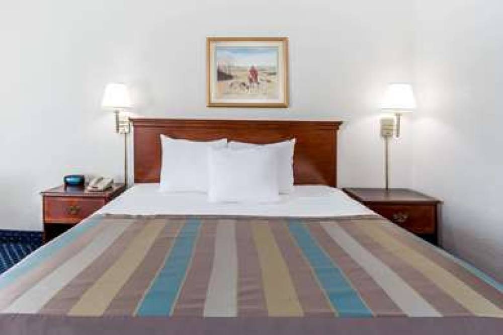 Baymont By Wyndham Greensboro/Coliseum 9