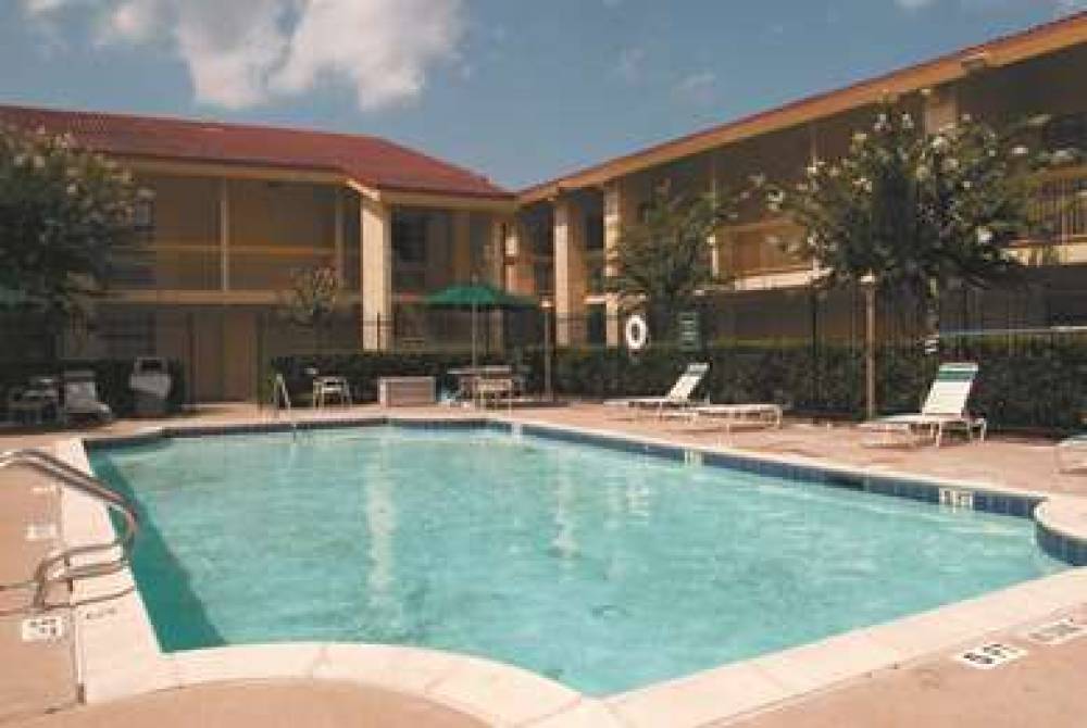 BAYMONT BY WYNDHAM HOUSTON LA PORTE 6