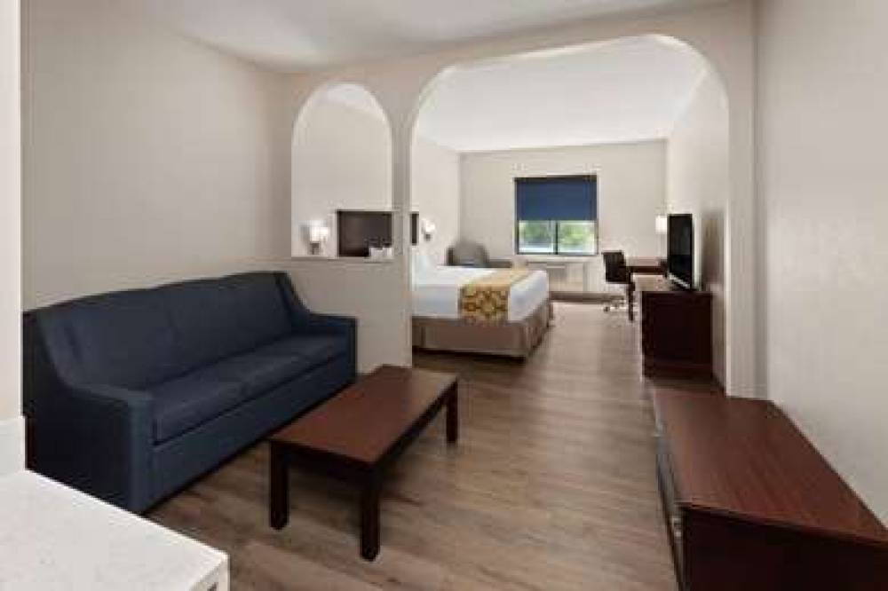 BAYMONT BY WYNDHAM HOUSTON TX 6