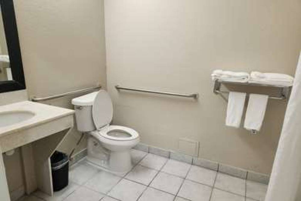 BAYMONT BY WYNDHAM HOUSTON TX 4