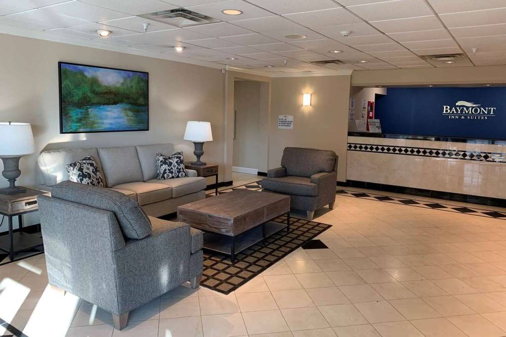 BAYMONT BY WYNDHAM LATHAM ALBANY AI 3