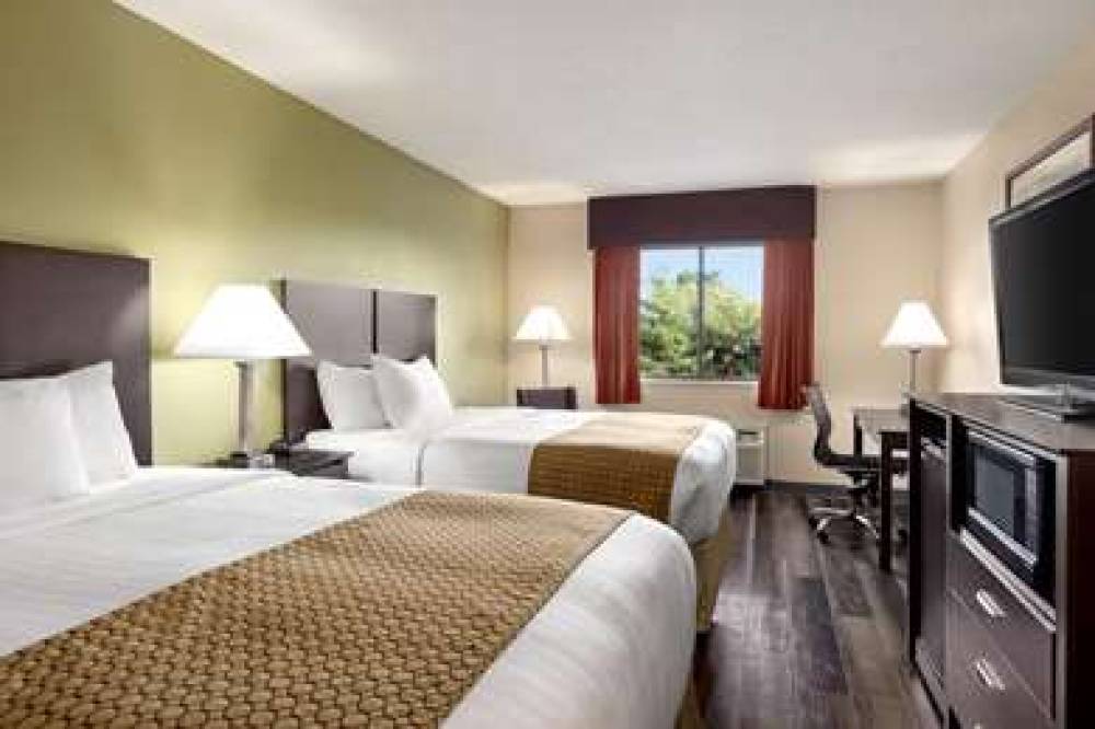 Baymont By Wyndham Monroe 10