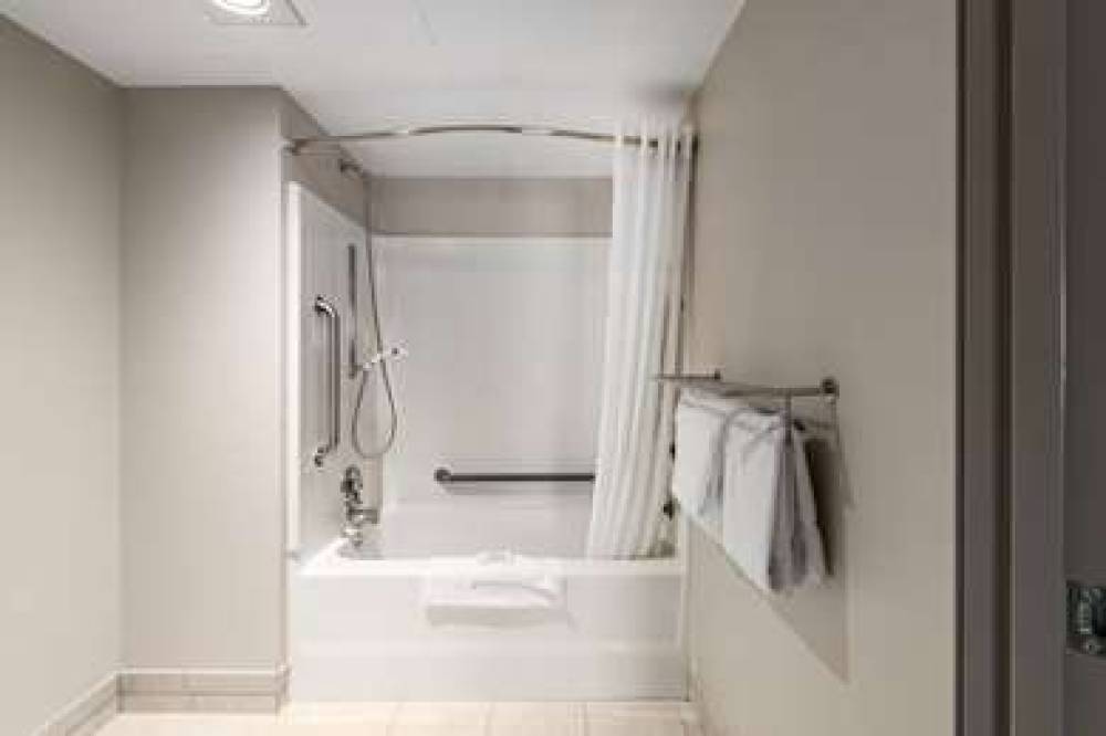 BAYMONT BY WYNDHAM, MT. PLEASANT 7