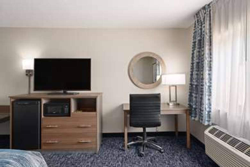 BAYMONT BY WYNDHAM, MT. PLEASANT 8