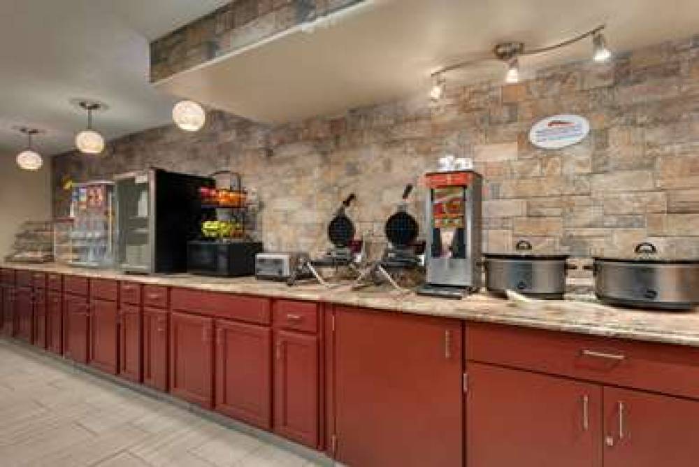 Baymont By Wyndham Muncie Near Ball State University 9