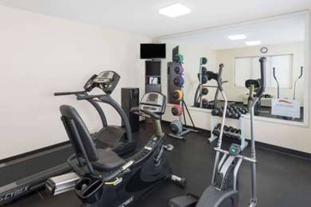 BAYMONT BY WYNDHAM, ORANGEBURG NORT 4