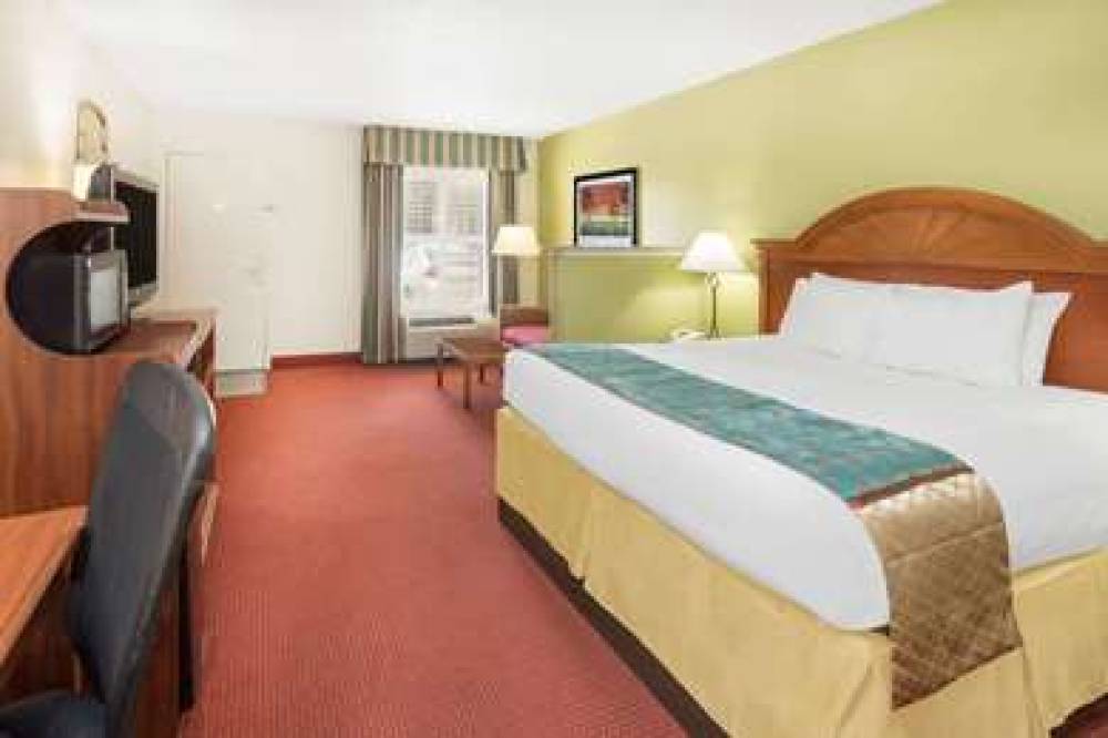 BAYMONT BY WYNDHAM, ORANGEBURG NORT 9