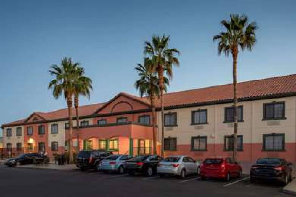 BAYMONT BY WYNDHAM, PHOENIX I-10 NE 2
