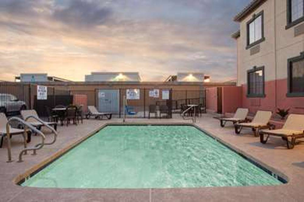 BAYMONT BY WYNDHAM, PHOENIX I-10 NE 7