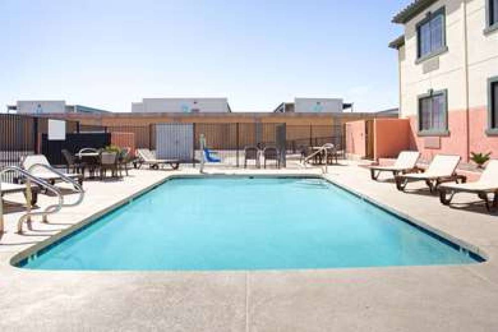 BAYMONT BY WYNDHAM, PHOENIX I-10 NE 6
