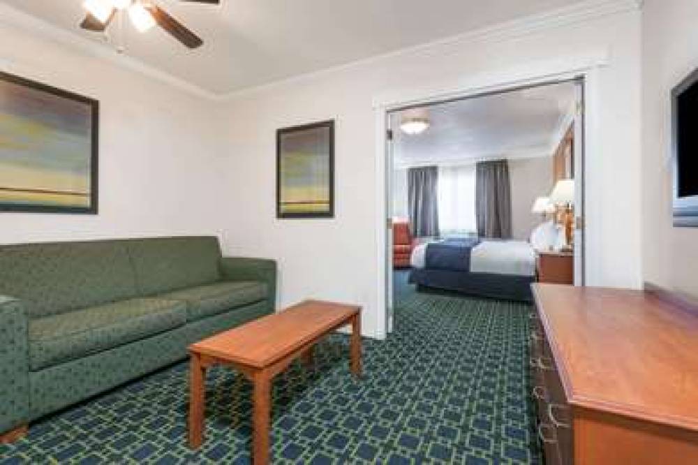 BAYMONT BY WYNDHAM, SANTA FE 5