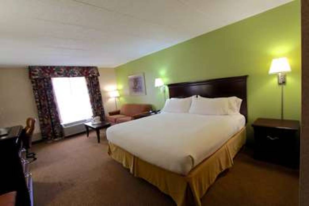 BAYMONT INN & SUITES BY WYNDHAM FIN 7