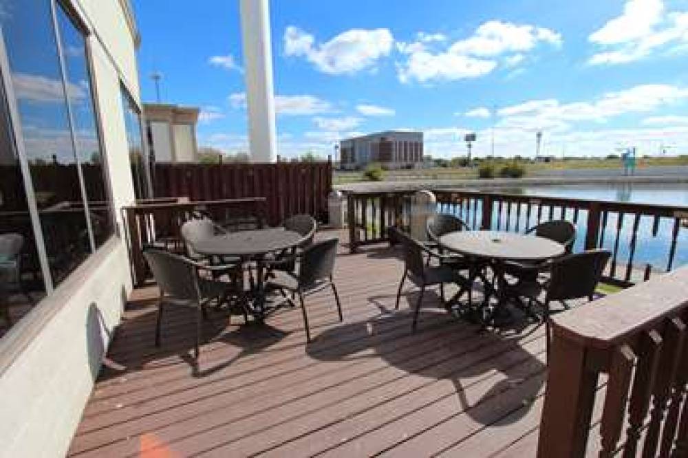 BAYMONT INN & SUITES BY WYNDHAM FIN 4