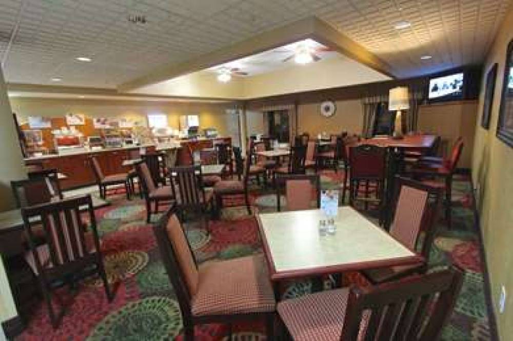 BAYMONT INN & SUITES BY WYNDHAM FIN 8