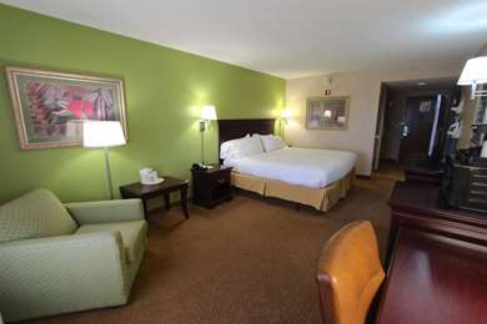 BAYMONT INN & SUITES BY WYNDHAM FIN 5