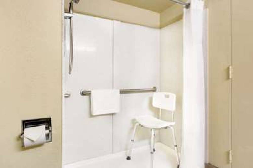 Baymont Inn & Suites Charlotte-Airport Coliseum 4