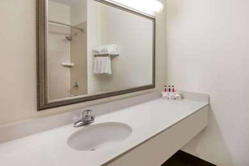 Baymont Inn & Suites Chelsea 9