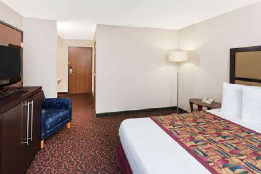 Baymont Inn & Suites Chicago/Calumet City 5