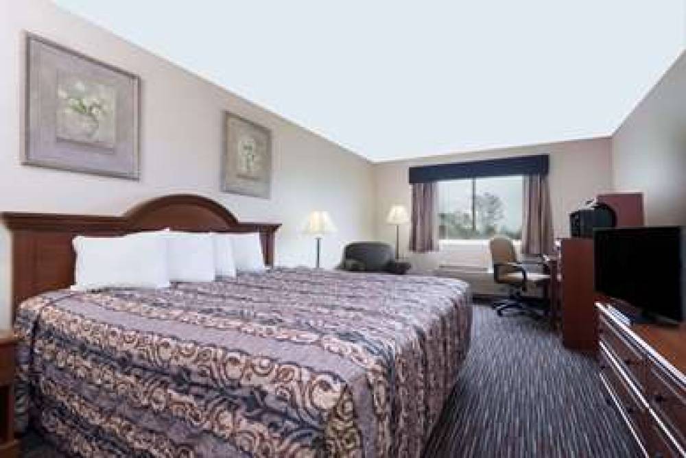 Baymont Inn & Suites Columbus/Rickenbacker 5