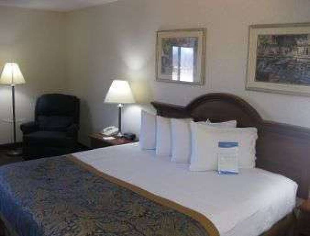 Baymont Inn & Suites Dowagiac 3