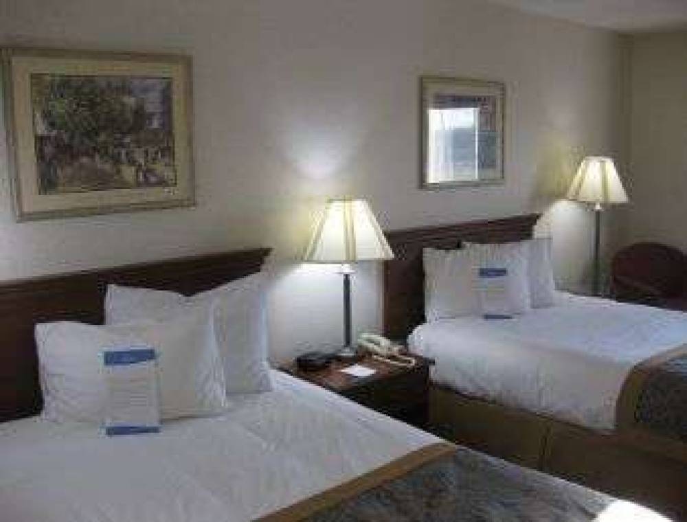 Baymont Inn & Suites Dowagiac 5