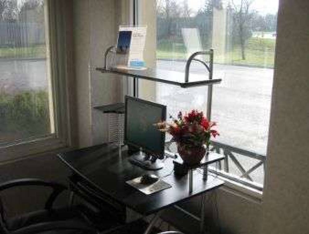 Baymont Inn & Suites Dowagiac 10