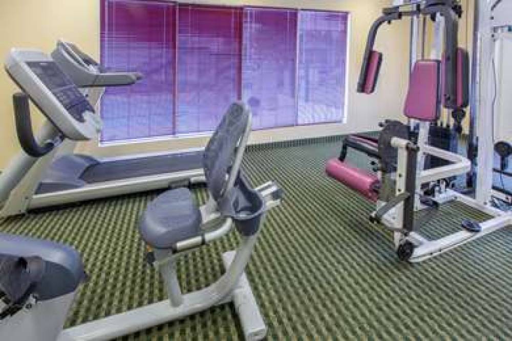 Baymont Inn & Suites Dunn 5
