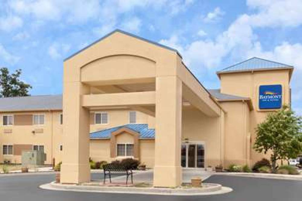 Baymont Inn & Suites Fort Wayne