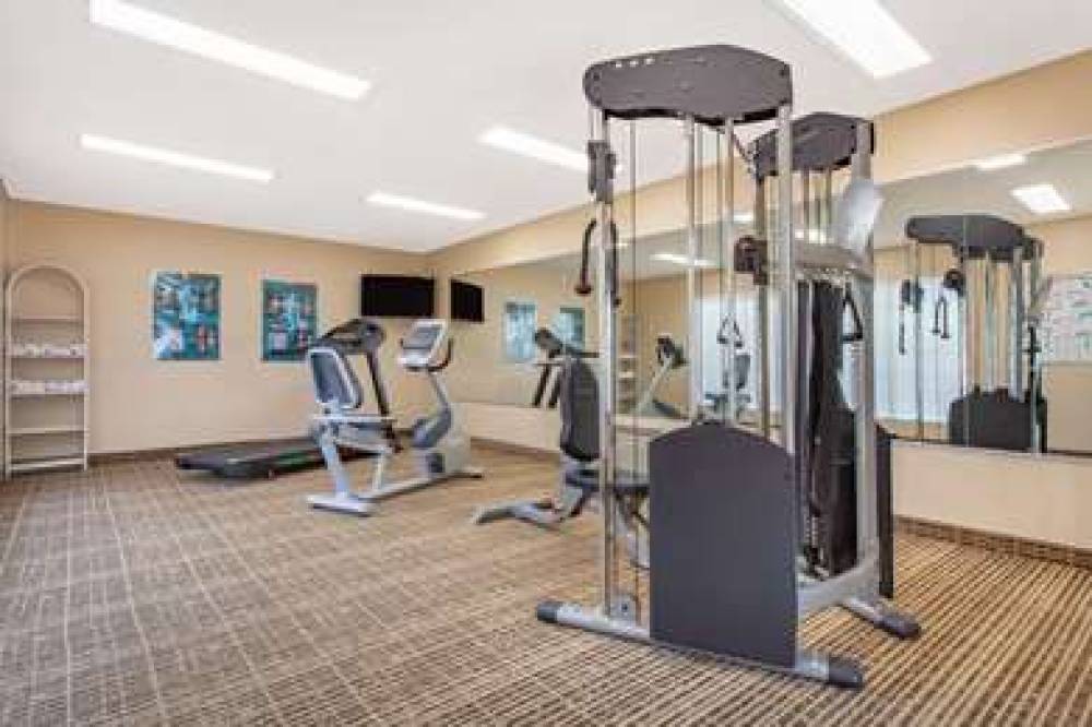 Baymont Inn & Suites Greenwood 10