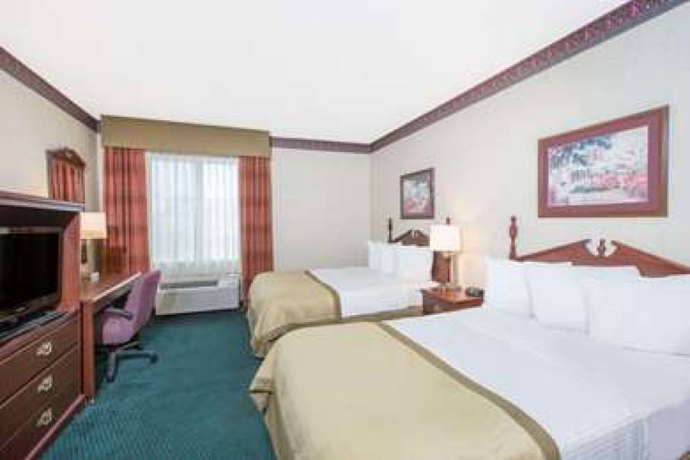 Baymont Inn & Suites Jonesboro 4