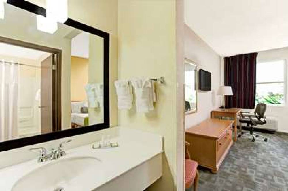 SPARK BY HILTON MIAMI DORAL 10
