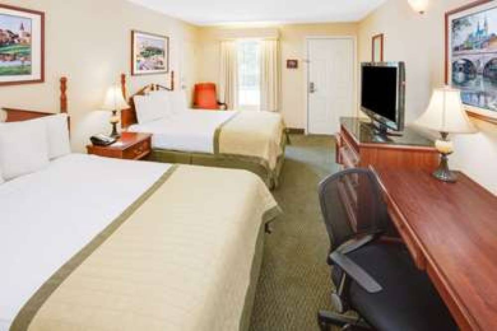Baymont Inn & Suites Ozark 6