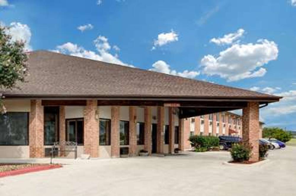 Baymont Inn & Suites San Marcos