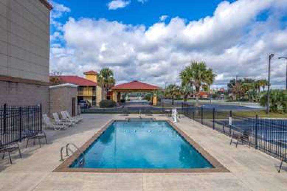 Baymont Inn & Suites Savannah South 7