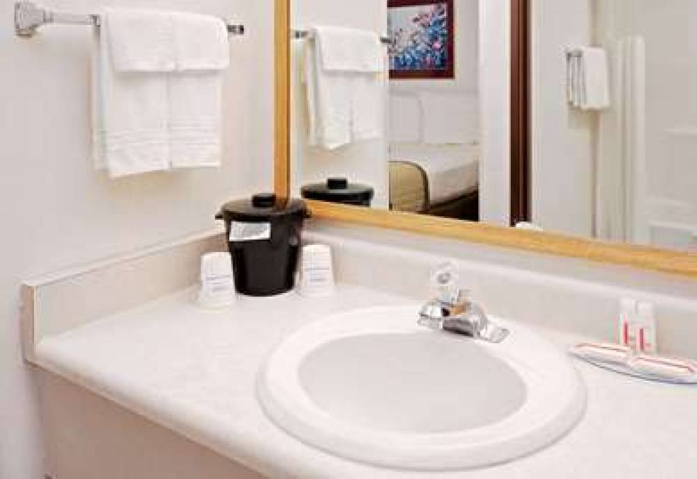 Baymont Inn & Suites St. Joseph/Stevensville 6