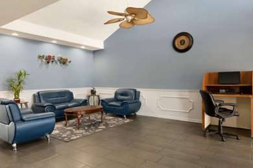 Baymont Inn & Suites Warner Robins 7