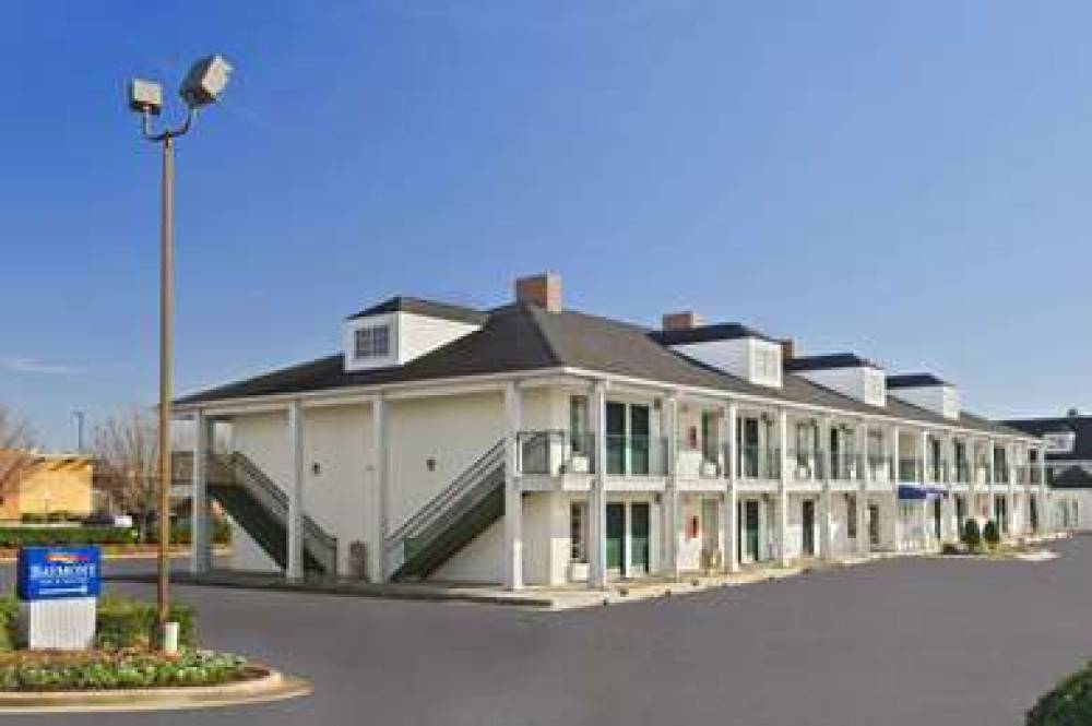 Baymont Inn & Suites Warner Robins 1