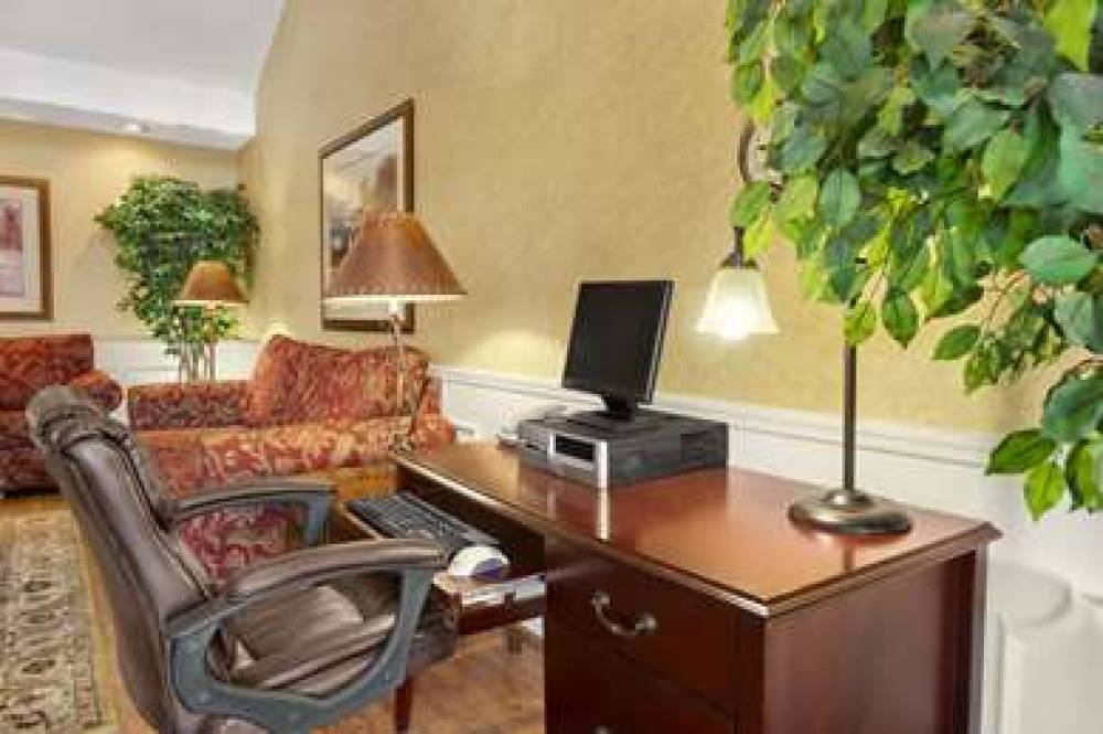 Baymont Inn & Suites Warner Robins 4