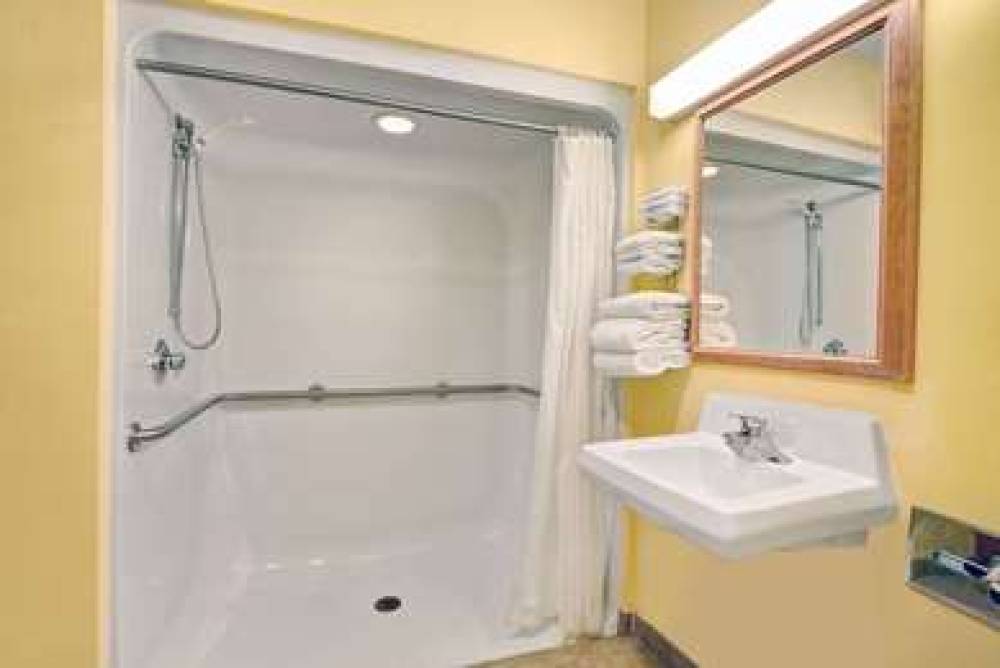 Baymont Inn & Suites Washington Court House 8