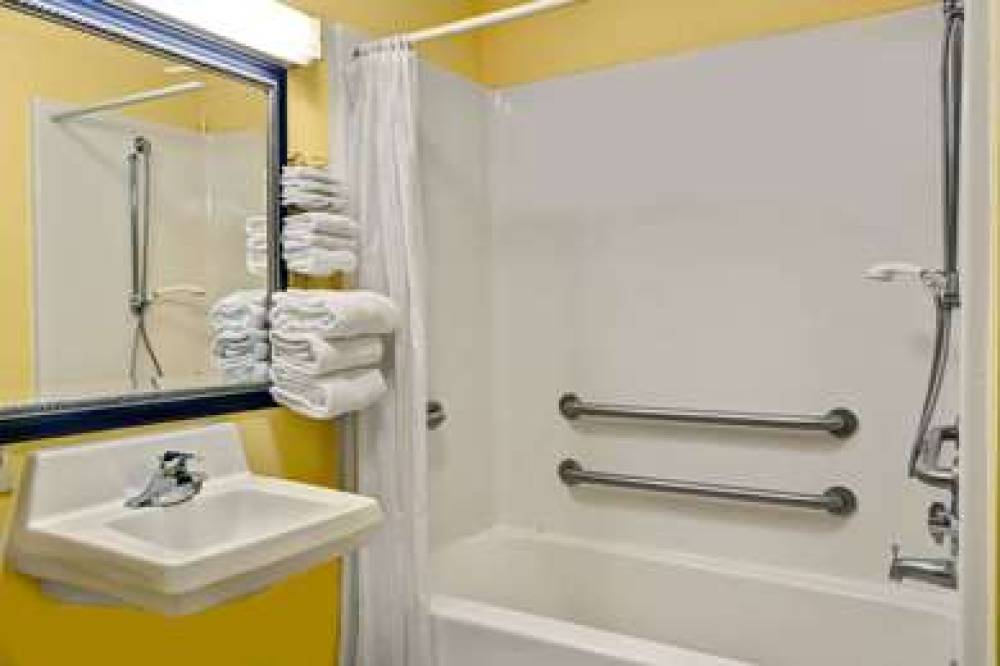 Baymont Inn & Suites Washington Court House 9
