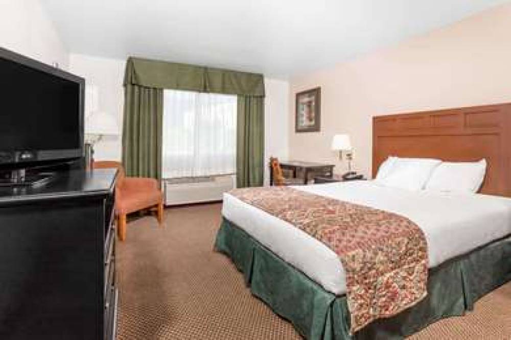 BAYMONT INN SUITES YREKA 8