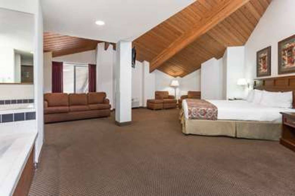 BAYMONT INN SUITES YREKA 10